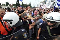 250.000 personas protestan en Atenas durante la jornada de huelga general