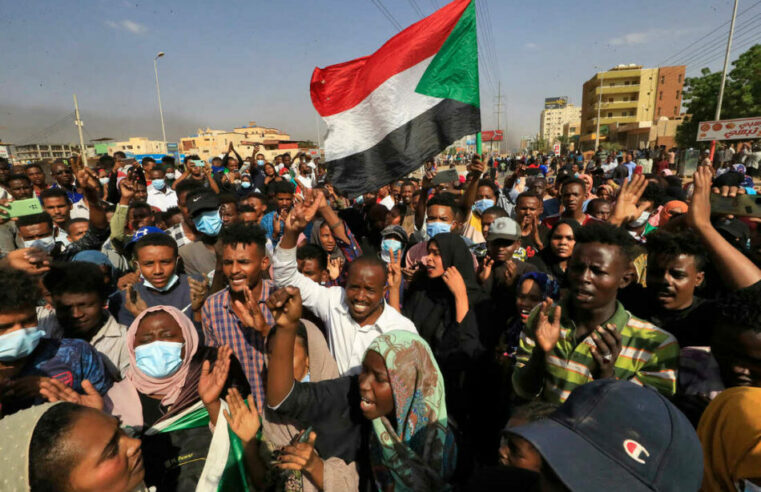 SUDAN: LOS INTERESES IMPERIALISTAS EN COMPETENCIA CIRCULAN COMO BUITRES DESPUÉS DEL GOLPE